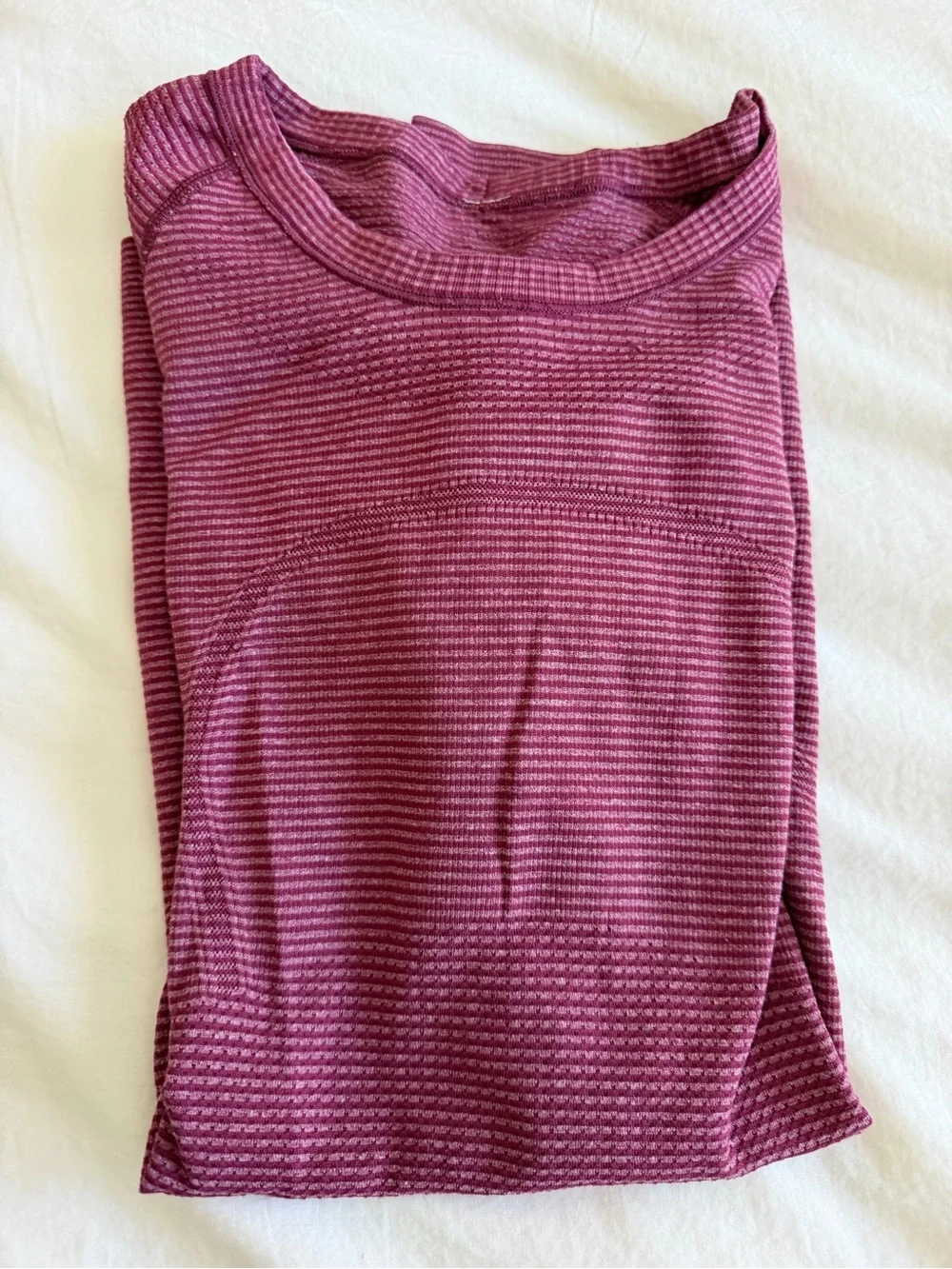 Set of 4 Lululemon tops.